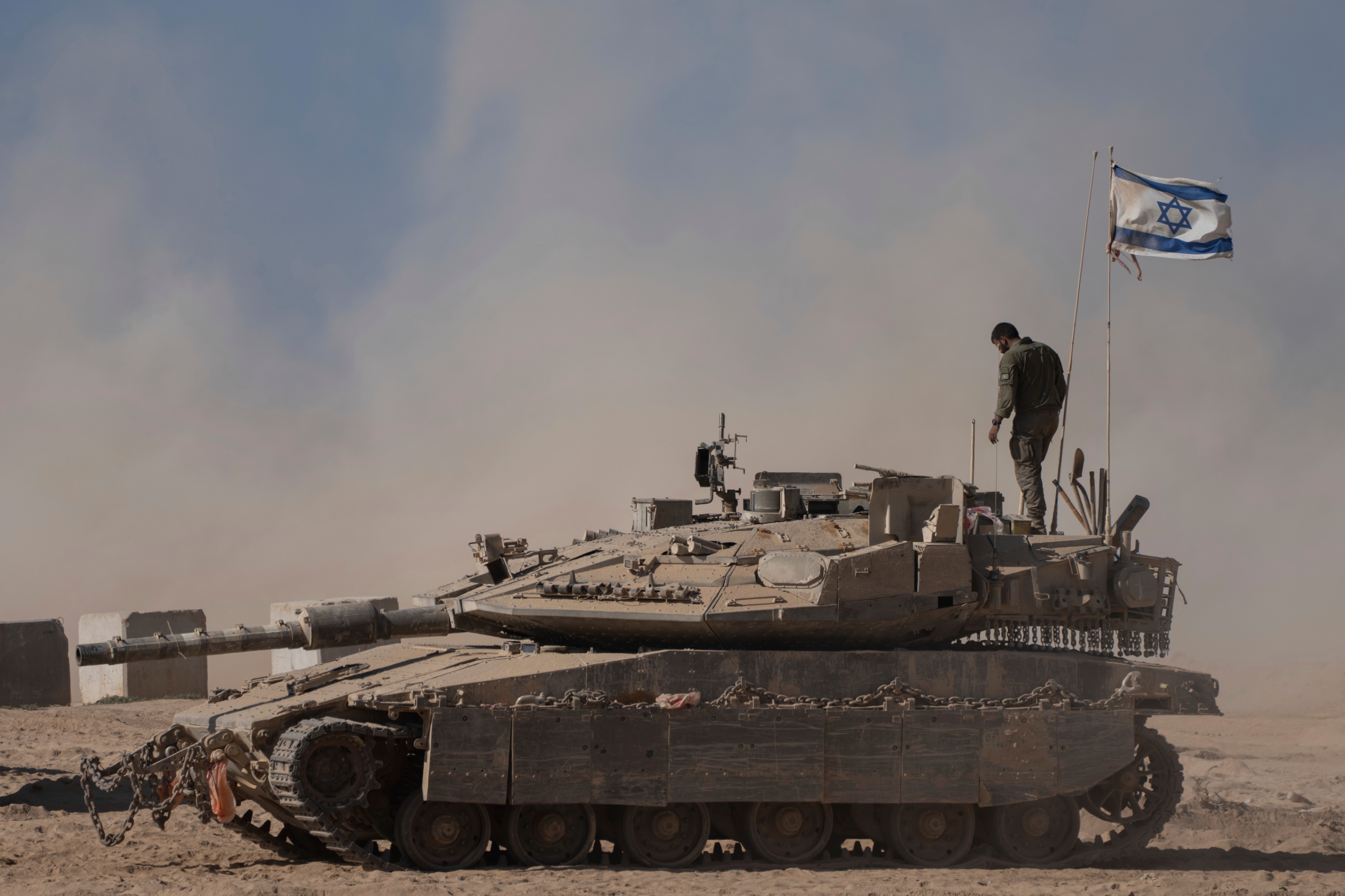 Izraelské tanky pred útokom na Gazu